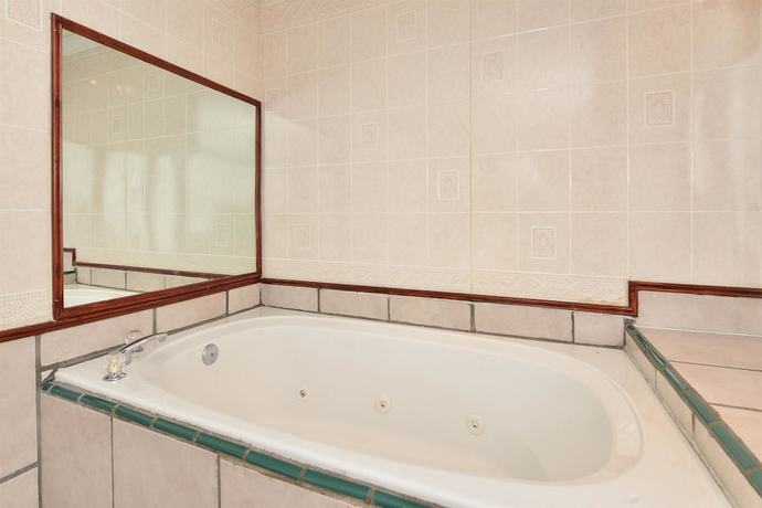 Imagen de la habitación del Hotel Americas Best Value Inn And Suites Kansas City. Foto 12