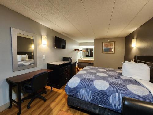 Imagen de la habitación del Hotel Americas Best Value Inn And Suites Little Rock At Scott Hamilton Dr. Foto 9