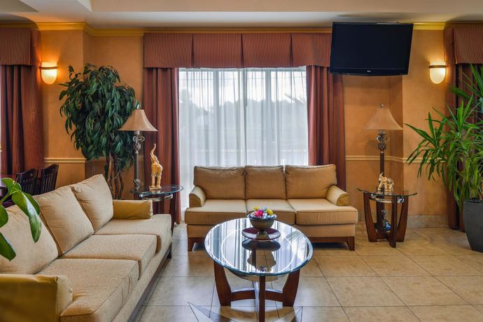 Imagen de los interiores del Hotel Americas Best Value Inn And Suites Livingston. Foto 17