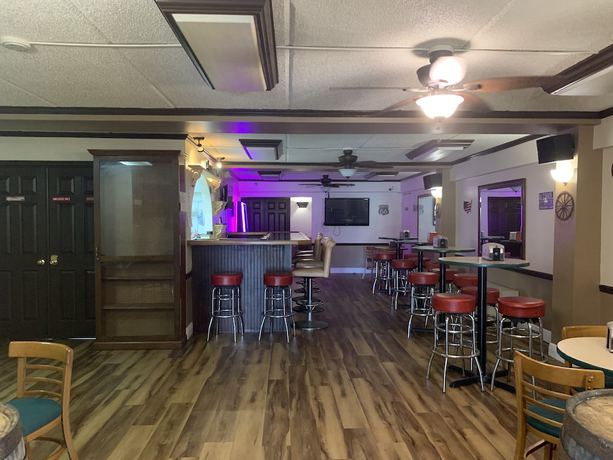 Imagen del bar/restaurante del Hotel Americas Best Value Inn And Suites Melbourne. Foto 5