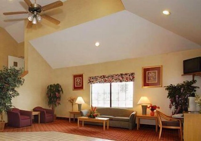 Imagen de los interiores del Hotel Americas Best Value Inn And Suites Morrow Atlanta. Foto 17