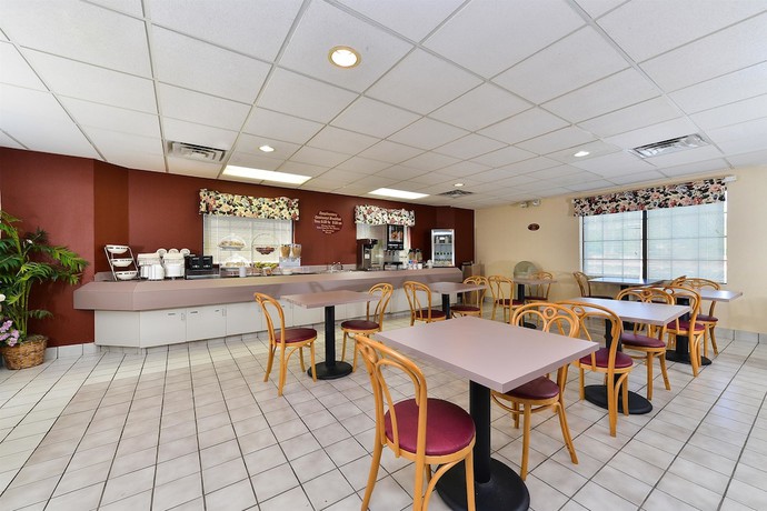 Imagen del bar/restaurante del Hotel Americas Best Value Inn And Suites Morrow Atlanta. Foto 2