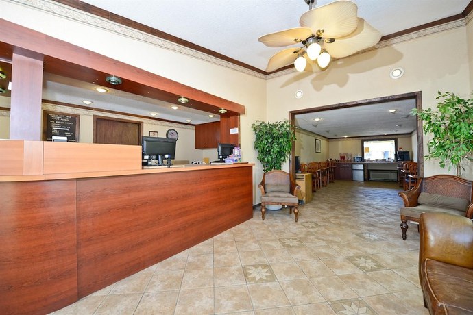 Imagen de los interiores del Hotel Americas Best Value Inn And Suites Warren Detroit. Foto 13