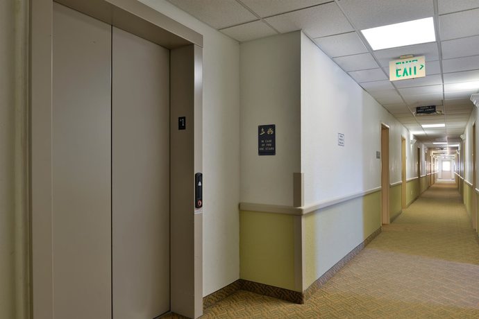 Imagen de los interiores del Hotel Americas Best Value Inn And Suites Winnie. Foto 12