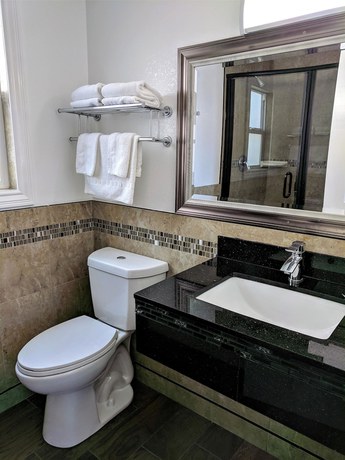 Imagen de la habitación del Hotel Americas Best Value Inn Antioch. Foto 14