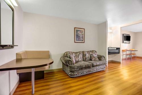 Imagen de la habitación del Hotel Americas Best Value Inn Apache Junction. Foto 11