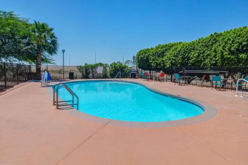Imagen de la piscina del Hotel Americas Best Value Inn Apache Junction. Foto 19