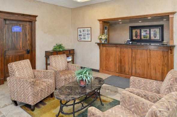 Imagen de los interiores del Hotel America's Best Value Inn, Ardmore. Foto 7