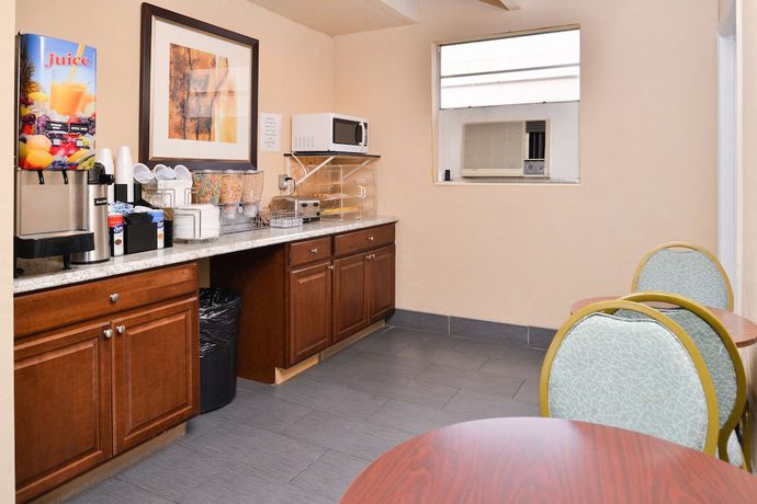 Imagen del bar/restaurante del Hotel Americas Best Value Inn Augusta Historic Downtown. Foto 3