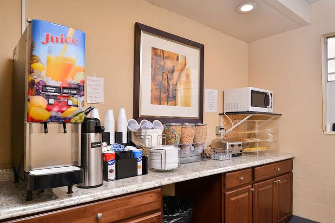 Imagen del bar/restaurante del Hotel Americas Best Value Inn Augusta Historic Downtown. Foto 4
