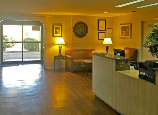 Imagen de los interiores del Hotel Americas Best Value Inn Austin University. Foto 9