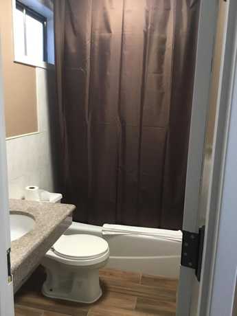 Imagen de la habitación del Hotel Americas Best Value Inn Avenel Woodbridge. Foto 17