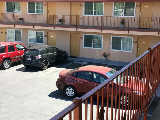 Imagen de los interiores del Hotel Americas Best Value Inn Beaumont, CA. Foto 12