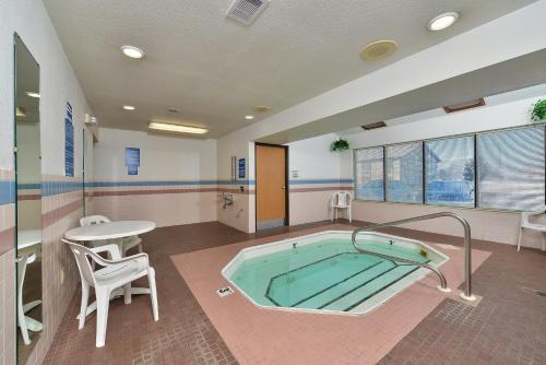 Imagen general del Hotel Americas Best Value Inn Birch Run. Foto 7