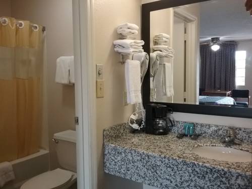 Imagen de la habitación del Hotel Americas Best Value Inn Blue Ridge. Foto 11