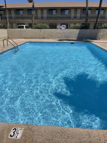 Imagen de la piscina del Hotel Americas Best Value Inn Blythe. Foto 20