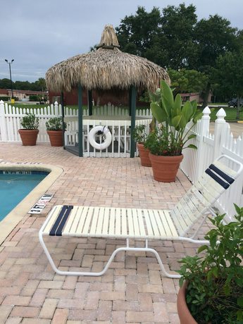 Imagen de los exteriores del Hotel Americas Best Value Inn Bradenton Sarasota. Foto 15