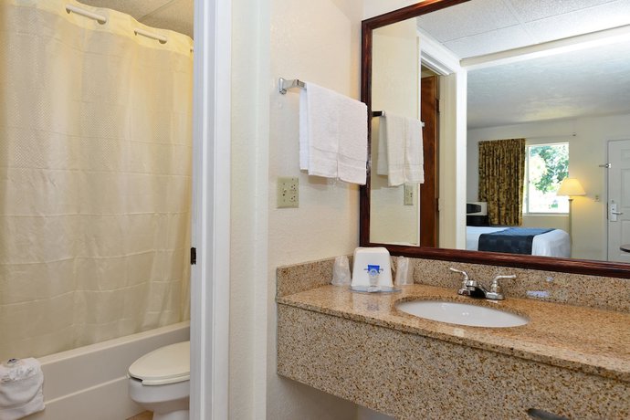 Imagen de la habitación del Hotel Americas Best Value Inn Bradenton Sarasota. Foto 4