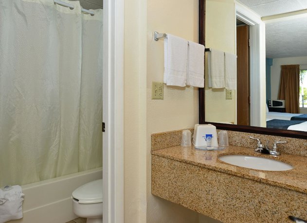 Imagen de la habitación del Hotel Americas Best Value Inn Bradenton Sarasota. Foto 5