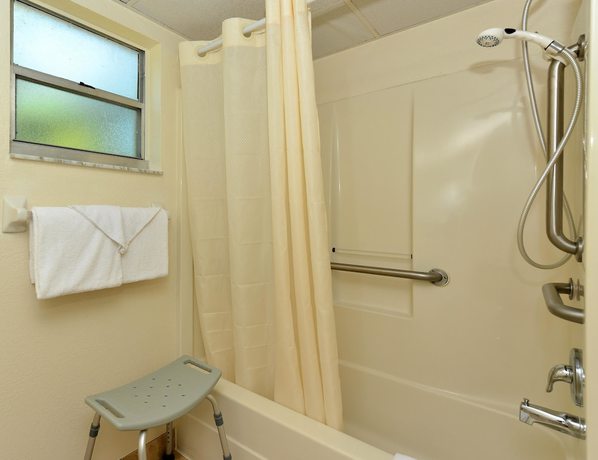 Imagen de la habitación del Hotel Americas Best Value Inn Bradenton Sarasota. Foto 7