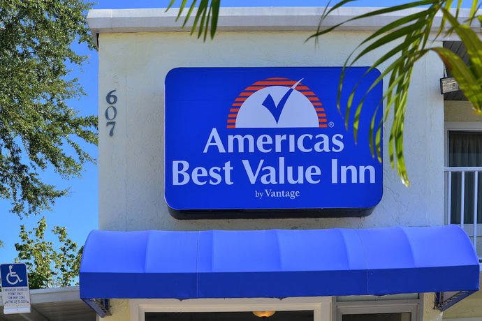 Imagen de los interiores del Hotel Americas Best Value Inn Bradenton Sarasota. Foto 16
