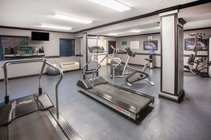 Imagen de los interiores del Hotel Americas Best Value Inn Canton. Foto 15