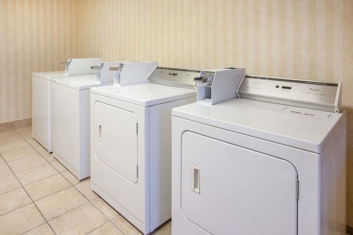 Imagen de los interiores del Hotel Americas Best Value Inn Canton. Foto 18