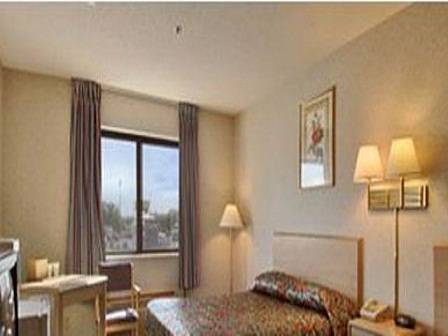 Imagen de la habitación del Hotel Americas Best Value Inn Champaign. Foto 15
