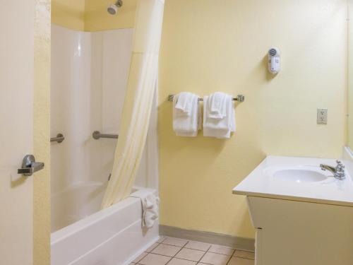 Imagen general del Hotel Americas Best Value Inn Clayton. Foto 1