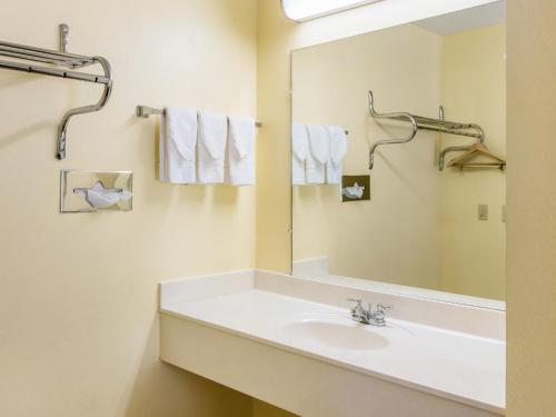 Imagen general del Hotel Americas Best Value Inn Clayton. Foto 2