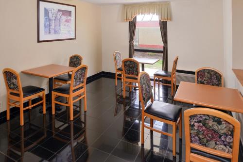 Imagen general del Hotel Americas Best Value Inn Collinsville St. Louis. Foto 6