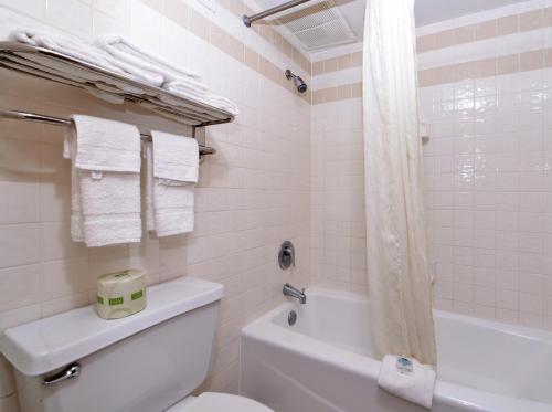 Imagen general del Hotel Americas Best Value Inn Collinsville St. Louis. Foto 7