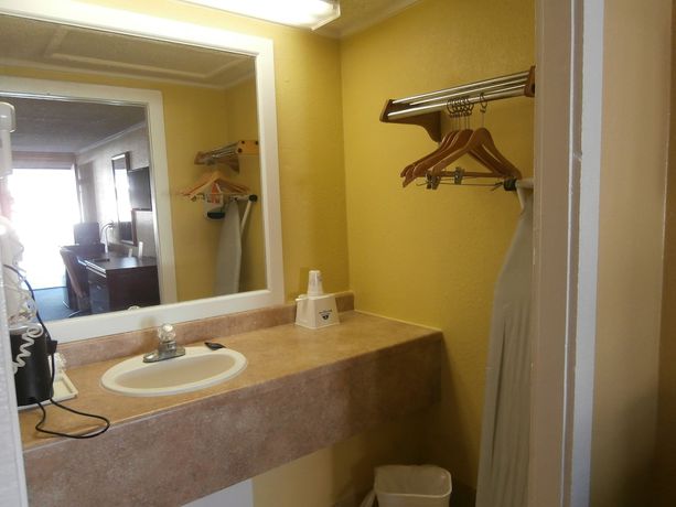 Imagen de la habitación del Hotel Americas Best Value Inn Conyer. Foto 13