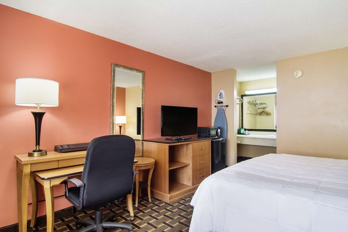 Imagen de la habitación del Hotel Americas Best Value Inn Darien. Foto 7