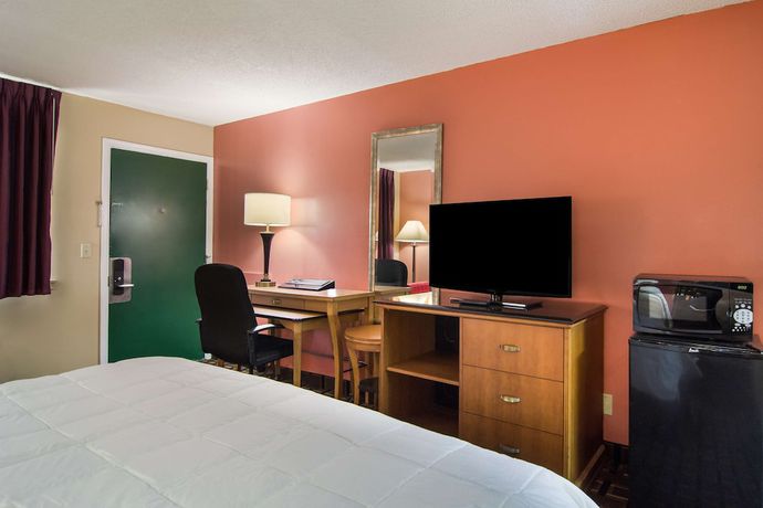 Imagen de la habitación del Hotel Americas Best Value Inn Darien. Foto 15