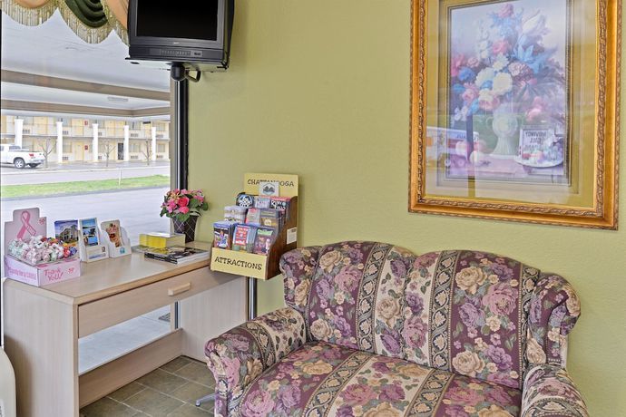 Imagen de los interiores del Hotel Americas Best Value Inn Dayton. Foto 10