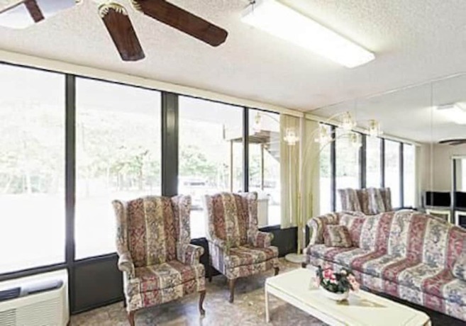 Imagen de los interiores del Hotel Americas Best Value Inn Decatur, Ga. Foto 9