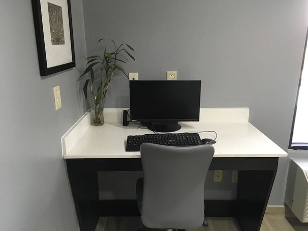 Imagen de los interiores del Hotel Americas Best Value Inn Denham Springs Baton Rouge. Foto 14