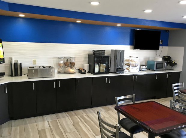 Imagen del bar/restaurante del Hotel Americas Best Value Inn Denham Springs Baton Rouge. Foto 5
