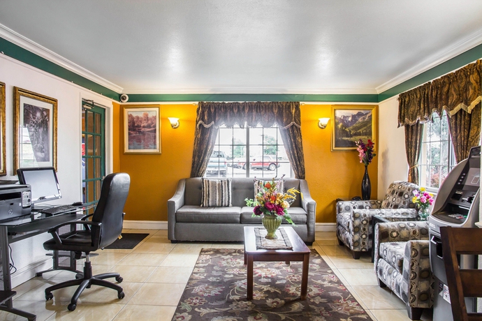 Imagen de los interiores del Hotel Americas Best Value Inn Denver. Foto 12