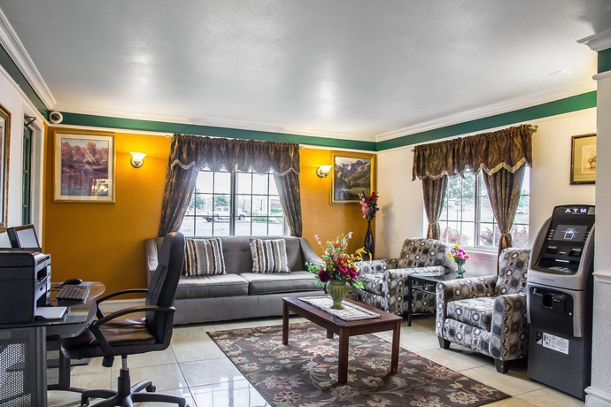 Imagen de los interiores del Hotel Americas Best Value Inn Denver. Foto 13