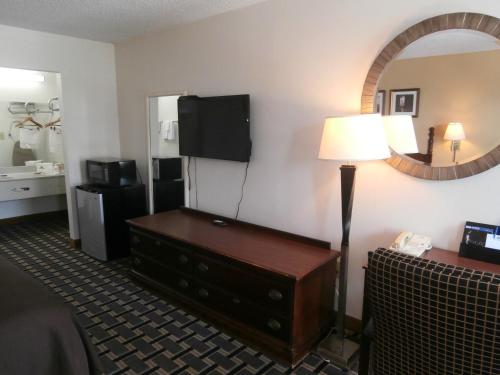 Imagen de la habitación del Hotel Americas Best Value Inn Douglasville. Foto 6