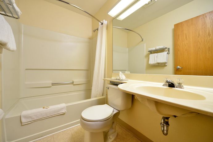 Imagen de la habitación del Hotel Americas Best Value Inn East Syracuse. Foto 12