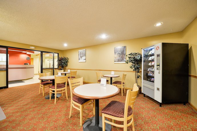 Imagen del bar/restaurante del Hotel Americas Best Value Inn East Syracuse. Foto 6