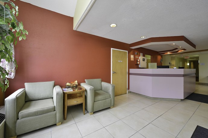 Imagen de los interiores del Hotel Americas Best Value Inn East Syracuse. Foto 20