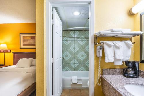 Imagen de la habitación del Hotel Americas Best Value Inn Elk City. Foto 8