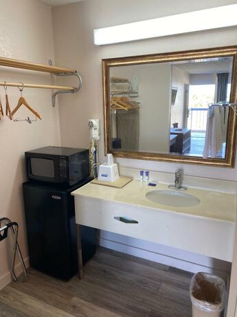 Imagen general del Hotel America\'s Best Value Inn. Foto 18