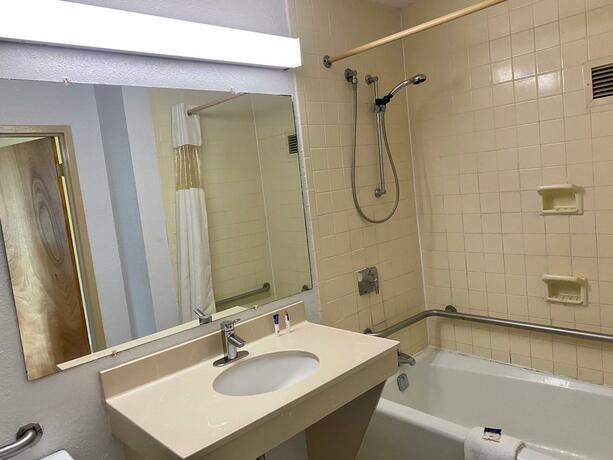 Imagen general del Hotel America\'s Best Value Inn. Foto 23