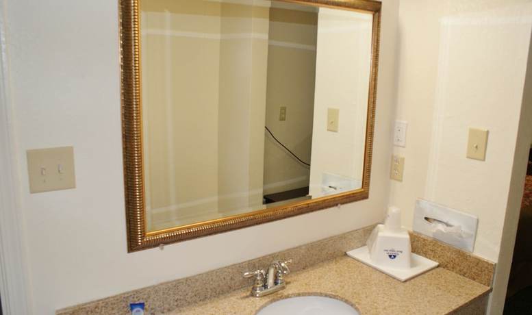 Imagen de la habitación del Hotel Americas Best Value Inn Ft. Jackson. Foto 7
