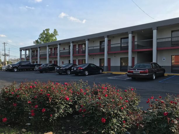 Imagen general del Hotel Americas Best Value Inn Ft. Jackson. Foto 4